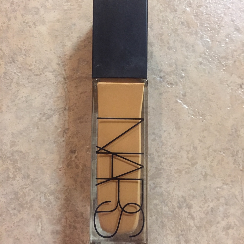 NARS NATURAL RADIANT LONGWEAR FOUNDATION
